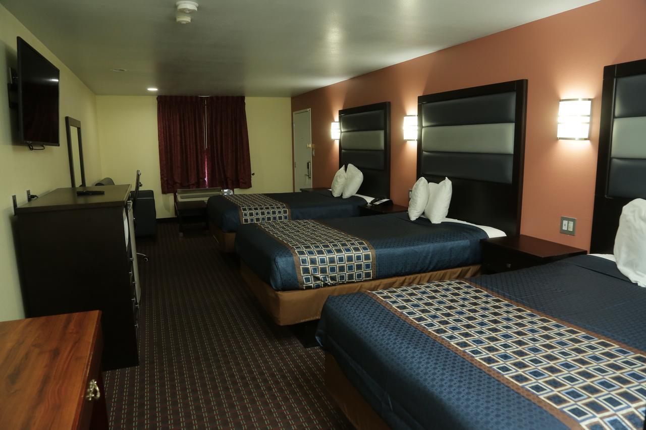 Theroff's Motel 2*